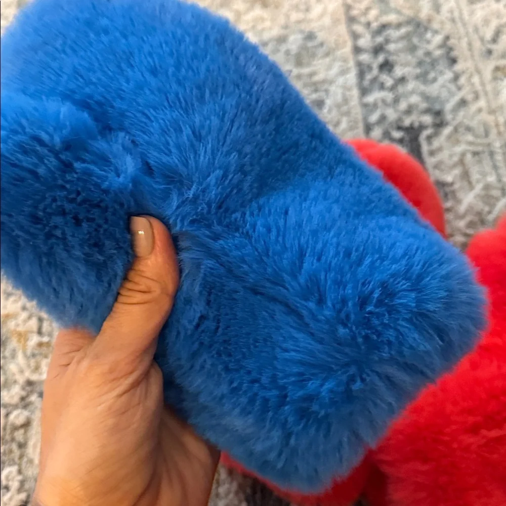 Fluffy Red and Blue mittens ❤️❤️